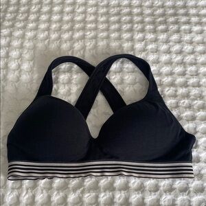 Black Cross-Back Sports Bra